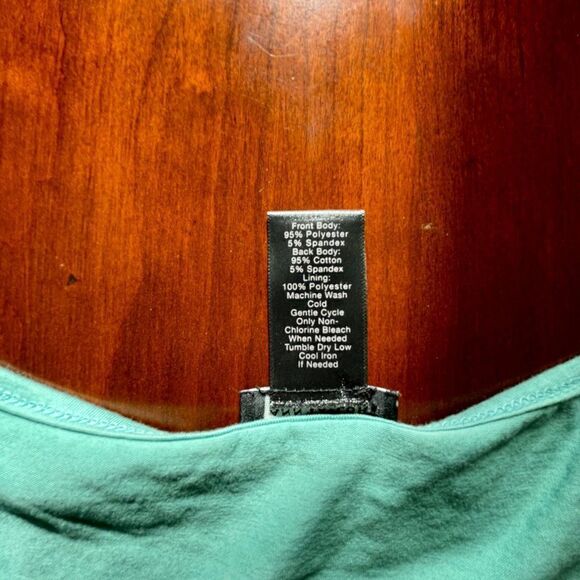 Ann Taylor Textured Blouse, Size Medium, Perfect for Layering for Business - Picture 5 of 8